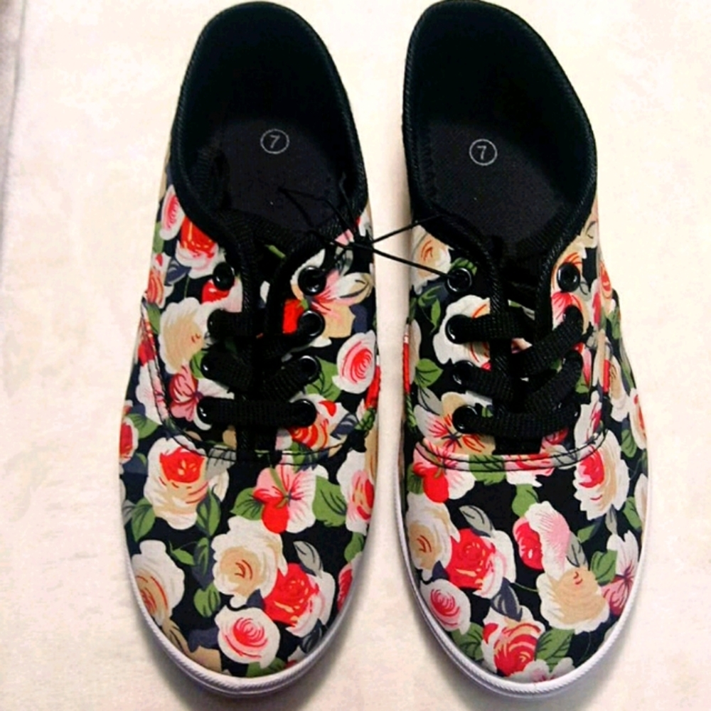 Brand New Ladies Floral Design Shoes